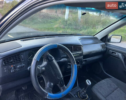 Фольксваген Гольф 1996 в Дрогобыче на Automoto.ua Синий Фольксваген Гольф, объемом двигателя 1.9 л и пробегом 229 тыс. км за 2400 $, фото 22 на Automoto.ua