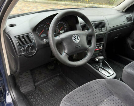 Синий Фольксваген Гольф, объемом двигателя 1.6 л и пробегом 262 тыс. км за 4799 $, фото 17 на Automoto.ua