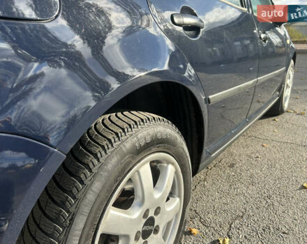 Синий Фольксваген Гольф, объемом двигателя 1.39 л и пробегом 273 тыс. км за 3850 $, фото 27 на Automoto.ua