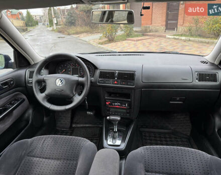 Синий Фольксваген Гольф, объемом двигателя 1.6 л и пробегом 262 тыс. км за 4799 $, фото 27 на Automoto.ua