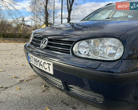 Синий Фольксваген Гольф, объемом двигателя 1.39 л и пробегом 273 тыс. км за 3850 $, фото 4 на Automoto.ua