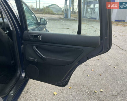 Синий Фольксваген Гольф, объемом двигателя 1.39 л и пробегом 273 тыс. км за 3850 $, фото 45 на Automoto.ua