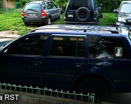 Синий Фольксваген Гольф, объемом двигателя 1.6 л и пробегом 342 тыс. км за 3500 $, фото 2 на Automoto.ua