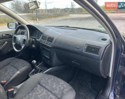 Синий Фольксваген Гольф, объемом двигателя 1.39 л и пробегом 273 тыс. км за 3850 $, фото 52 на Automoto.ua