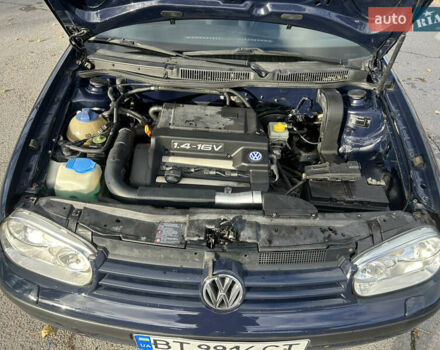 Синий Фольксваген Гольф, объемом двигателя 1.39 л и пробегом 273 тыс. км за 3850 $, фото 60 на Automoto.ua