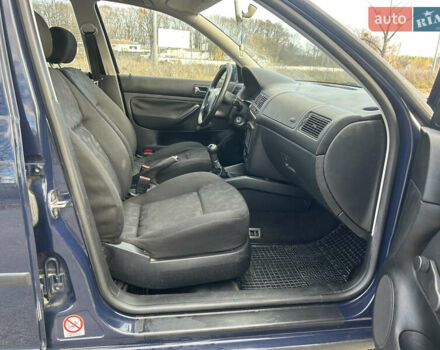 Синий Фольксваген Гольф, объемом двигателя 1.39 л и пробегом 273 тыс. км за 3850 $, фото 51 на Automoto.ua