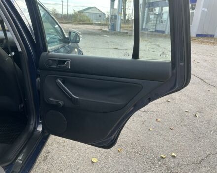 Синий Фольксваген Гольф, объемом двигателя 1.4 л и пробегом 273 тыс. км за 3850 $, фото 13 на Automoto.ua