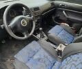 Синий Фольксваген Гольф, объемом двигателя 1.9 л и пробегом 321 тыс. км за 3000 $, фото 2 на Automoto.ua