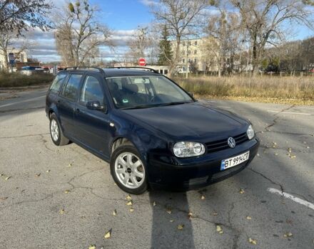 Синий Фольксваген Гольф, объемом двигателя 1.4 л и пробегом 273 тыс. км за 3850 $, фото 1 на Automoto.ua