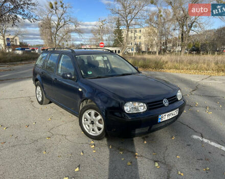 Синий Фольксваген Гольф, объемом двигателя 1.39 л и пробегом 273 тыс. км за 3850 $, фото 1 на Automoto.ua