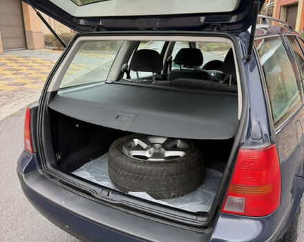 Синий Фольксваген Гольф, объемом двигателя 1.6 л и пробегом 262 тыс. км за 4799 $, фото 23 на Automoto.ua