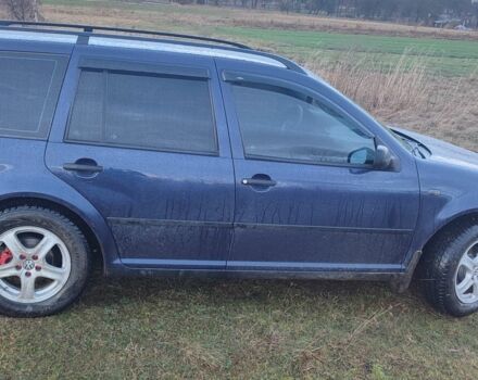 Синий Фольксваген Гольф, объемом двигателя 1.6 л и пробегом 339 тыс. км за 3000 $, фото 1 на Automoto.ua