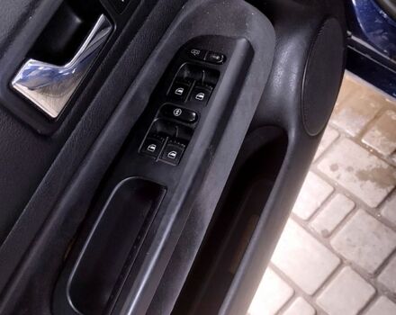 Синий Фольксваген Гольф, объемом двигателя 1.4 л и пробегом 210 тыс. км за 3499 $, фото 3 на Automoto.ua