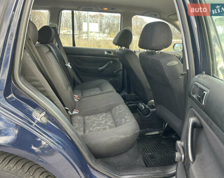 Синий Фольксваген Гольф, объемом двигателя 1.39 л и пробегом 273 тыс. км за 3850 $, фото 46 на Automoto.ua