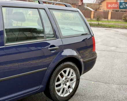 Синий Фольксваген Гольф, объемом двигателя 1.6 л и пробегом 262 тыс. км за 4799 $, фото 12 на Automoto.ua