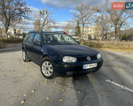 Синий Фольксваген Гольф, объемом двигателя 1.39 л и пробегом 273 тыс. км за 3850 $, фото 2 на Automoto.ua
