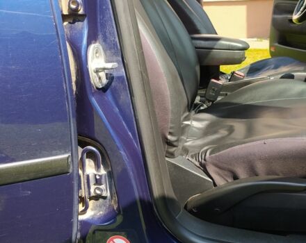 Синий Фольксваген Гольф, объемом двигателя 1.6 л и пробегом 339 тыс. км за 3000 $, фото 5 на Automoto.ua