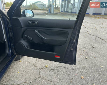 Синий Фольксваген Гольф, объемом двигателя 1.39 л и пробегом 273 тыс. км за 3850 $, фото 50 на Automoto.ua