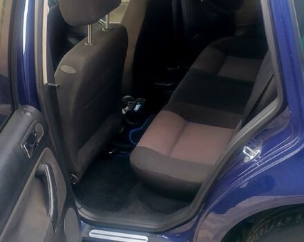 Синий Фольксваген Гольф, объемом двигателя 1.6 л и пробегом 285 тыс. км за 4300 $, фото 3 на Automoto.ua