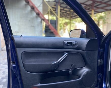 Синий Фольксваген Гольф, объемом двигателя 1.6 л и пробегом 211 тыс. км за 4550 $, фото 9 на Automoto.ua