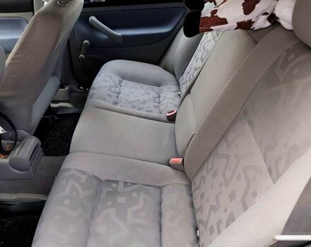 Синий Фольксваген Гольф, объемом двигателя 1.4 л и пробегом 230 тыс. км за 4800 $, фото 7 на Automoto.ua