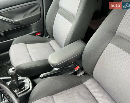 Синій Фольксваген Гольф, об'ємом двигуна 1.6 л та пробігом 248 тис. км за 4790 $, фото 17 на Automoto.ua