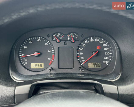 Синій Фольксваген Гольф, об'ємом двигуна 1.6 л та пробігом 248 тис. км за 4790 $, фото 13 на Automoto.ua