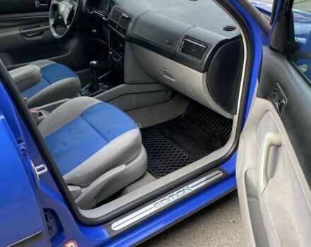 Синий Фольксваген Гольф, объемом двигателя 1.9 л и пробегом 380 тыс. км за 2100 $, фото 4 на Automoto.ua