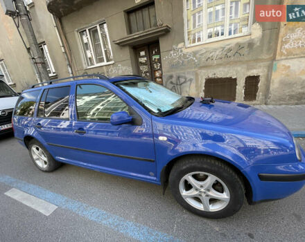 Синій Фольксваген Гольф, об'ємом двигуна 1.39 л та пробігом 250 тис. км за 3850 $, фото 1 на Automoto.ua