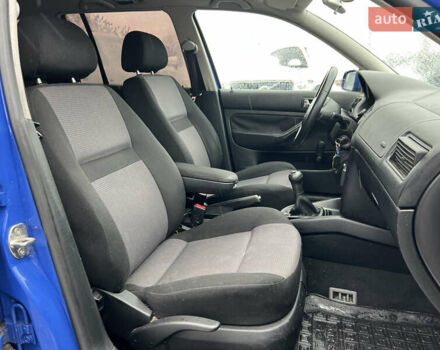 Синій Фольксваген Гольф, об'ємом двигуна 1.6 л та пробігом 248 тис. км за 4790 $, фото 19 на Automoto.ua