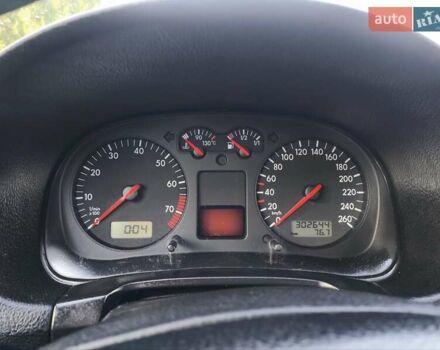 Синий Фольксваген Гольф, объемом двигателя 1.6 л и пробегом 302 тыс. км за 3650 $, фото 10 на Automoto.ua