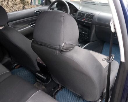 Синий Фольксваген Гольф, объемом двигателя 1.6 л и пробегом 400 тыс. км за 2850 $, фото 12 на Automoto.ua