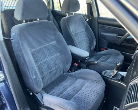 Синій Фольксваген Гольф, об'ємом двигуна 2 л та пробігом 300 тис. км за 2700 $, фото 21 на Automoto.ua