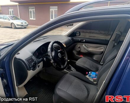 Синий Фольксваген Гольф, объемом двигателя 1.6 л и пробегом 186 тыс. км за 4200 $, фото 6 на Automoto.ua