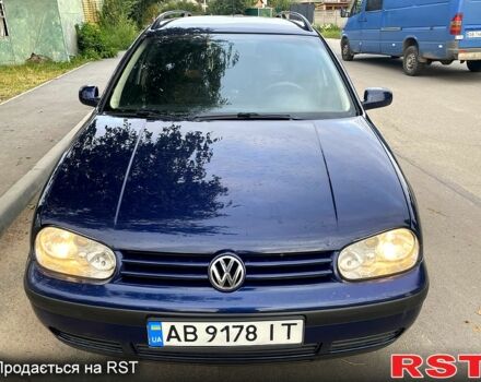 Синий Фольксваген Гольф, объемом двигателя 1.6 л и пробегом 340 тыс. км за 3350 $, фото 5 на Automoto.ua