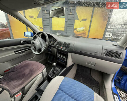 Синий Фольксваген Гольф, объемом двигателя 1.4 л и пробегом 236 тыс. км за 3900 $, фото 19 на Automoto.ua