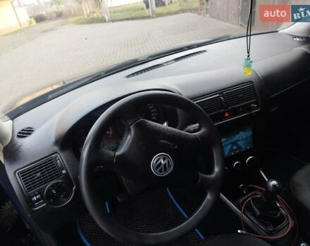 Синій Фольксваген Гольф, об'ємом двигуна 1.6 л та пробігом 300 тис. км за 3800 $, фото 5 на Automoto.ua