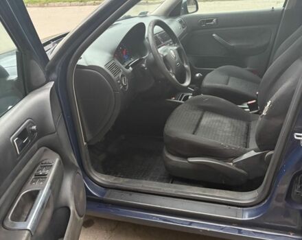 Синий Фольксваген Гольф, объемом двигателя 2 л и пробегом 300 тыс. км за 2400 $, фото 5 на Automoto.ua