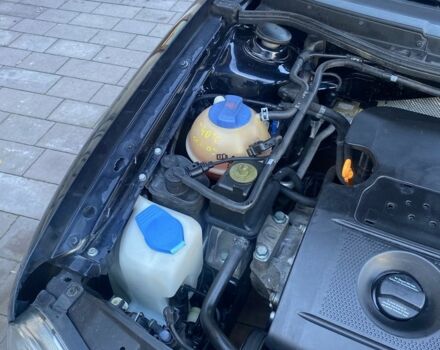 Синий Фольксваген Гольф, объемом двигателя 1.6 л и пробегом 205 тыс. км за 2400 $, фото 21 на Automoto.ua