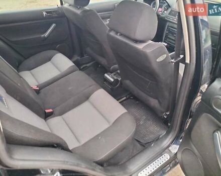 Синий Фольксваген Гольф, объемом двигателя 1.6 л и пробегом 230 тыс. км за 3799 $, фото 2 на Automoto.ua