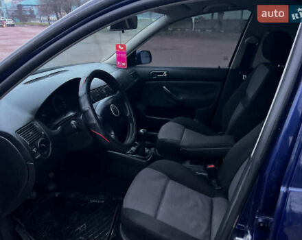 Синий Фольксваген Гольф, объемом двигателя 1.9 л и пробегом 352 тыс. км за 4099 $, фото 6 на Automoto.ua