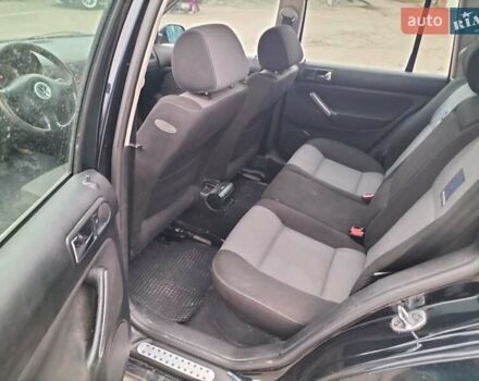 Синий Фольксваген Гольф, объемом двигателя 1.6 л и пробегом 230 тыс. км за 3799 $, фото 4 на Automoto.ua