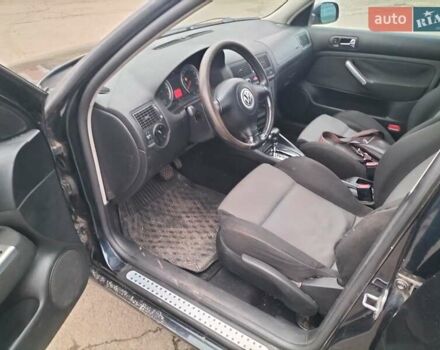Синий Фольксваген Гольф, объемом двигателя 1.6 л и пробегом 230 тыс. км за 3799 $, фото 5 на Automoto.ua