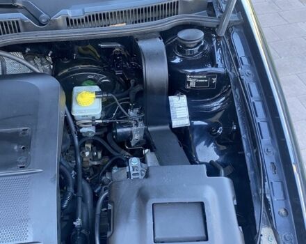 Синий Фольксваген Гольф, объемом двигателя 1.6 л и пробегом 205 тыс. км за 2400 $, фото 20 на Automoto.ua