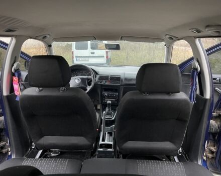 Синій Фольксваген Гольф, об'ємом двигуна 1.6 л та пробігом 200 тис. км за 3500 $, фото 8 на Automoto.ua