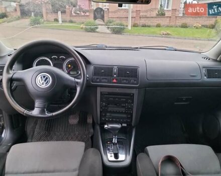 Синий Фольксваген Гольф, объемом двигателя 1.6 л и пробегом 230 тыс. км за 3799 $, фото 3 на Automoto.ua