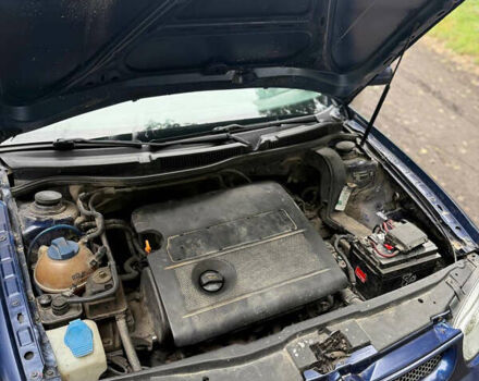 Синий Фольксваген Гольф, объемом двигателя 1.6 л и пробегом 475 тыс. км за 2500 $, фото 12 на Automoto.ua