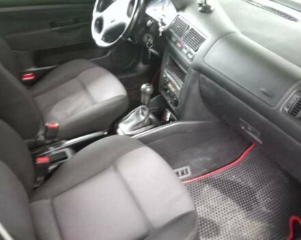 Синий Фольксваген Гольф, объемом двигателя 1.6 л и пробегом 302 тыс. км за 3399 $, фото 13 на Automoto.ua