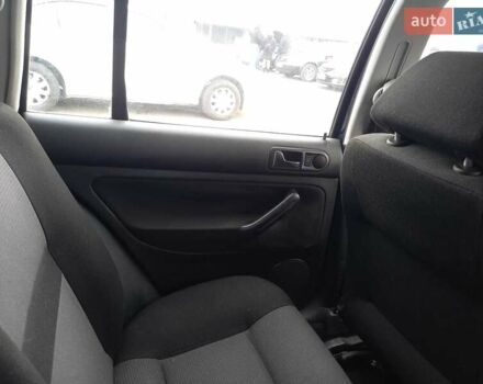 Синій Фольксваген Гольф, об'ємом двигуна 1.6 л та пробігом 258 тис. км за 4000 $, фото 15 на Automoto.ua