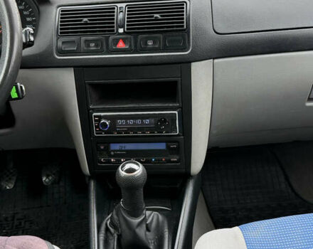 Синий Фольксваген Гольф, объемом двигателя 1.4 л и пробегом 236 тыс. км за 3900 $, фото 26 на Automoto.ua